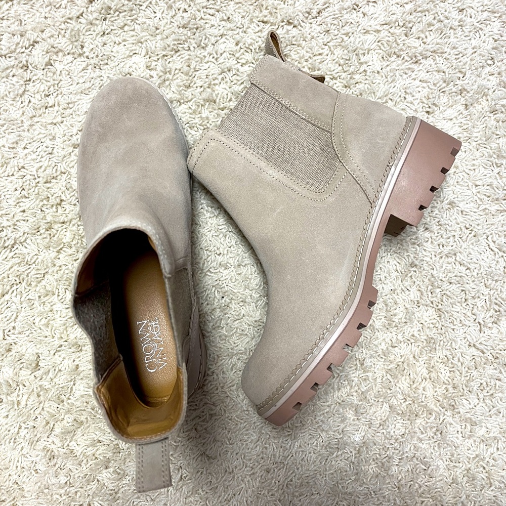 Chelsea lug sole booties